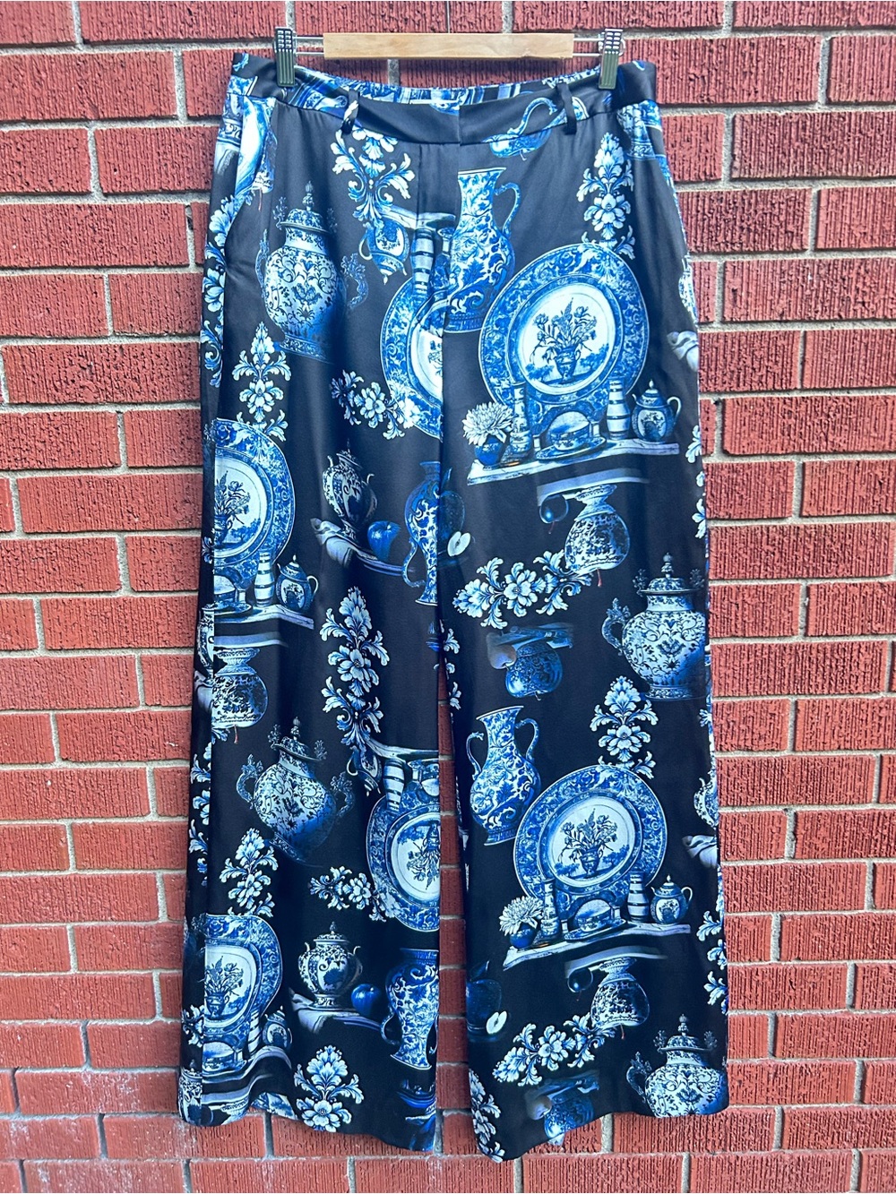 L'Agence 100% Silk Wide Leg Pants Size 12 Black Blue Chinoiserie Print